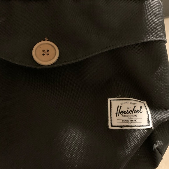 Backpack - Picture 3 of 4